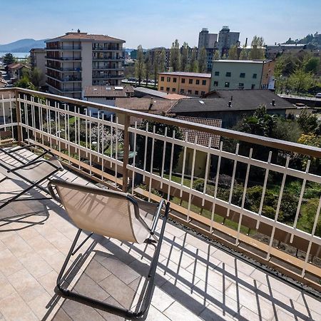 Casa Vacanze Heidi Vista Lago Verbania Buitenkant foto