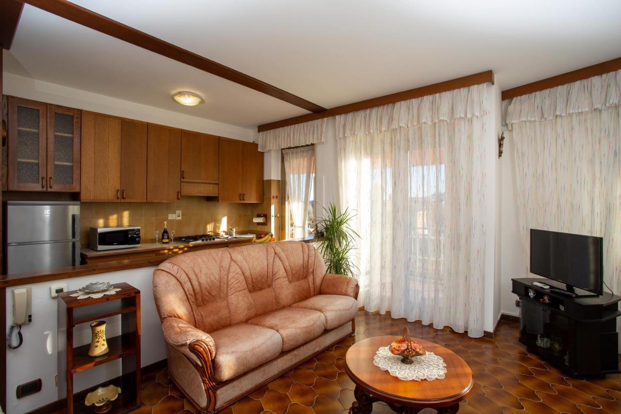 Casa Vacanze Heidi Vista Lago Verbania Buitenkant foto